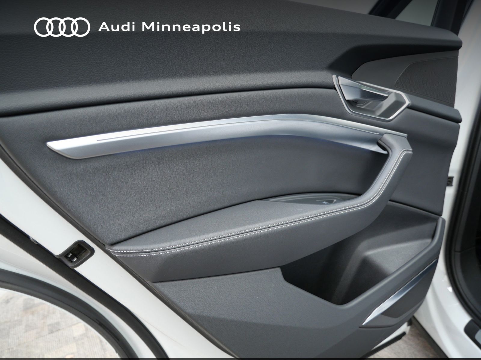 Thumbnail: 2024 Audi Q8 e-tron - 17