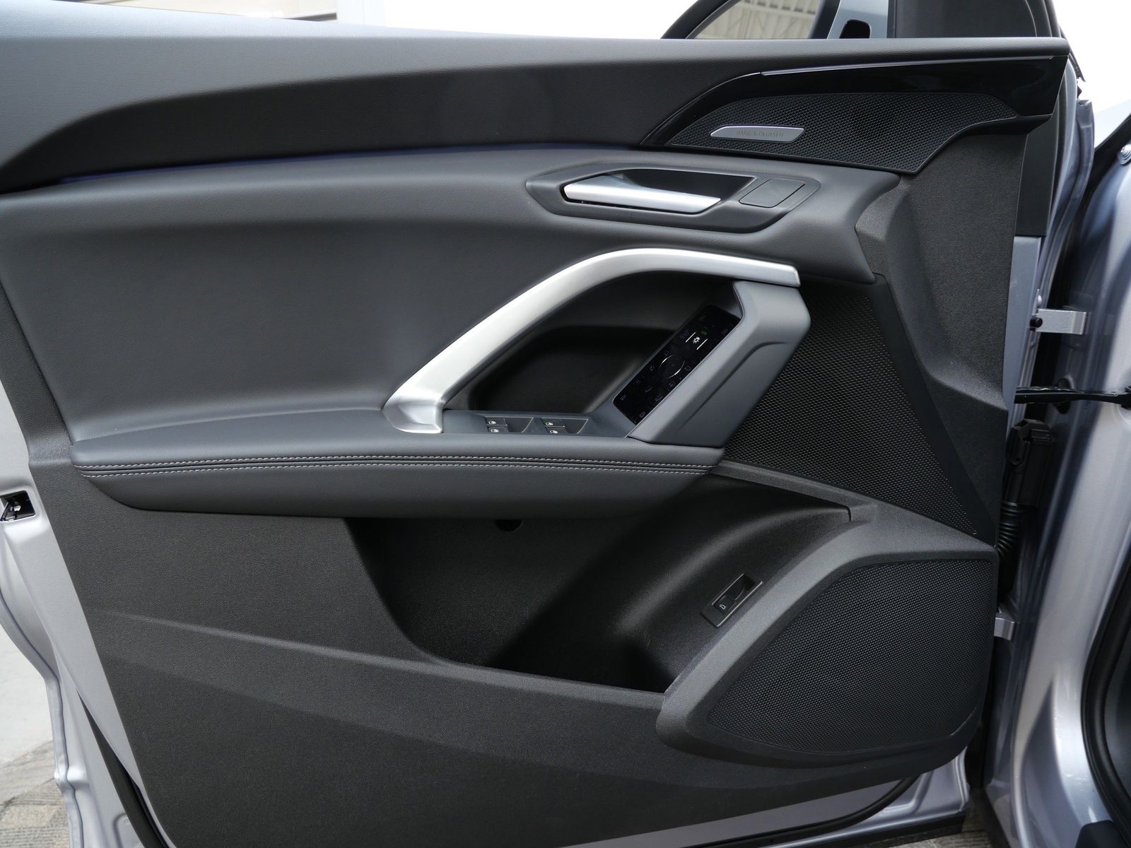 Thumbnail: 2025 Audi Q5 - 10