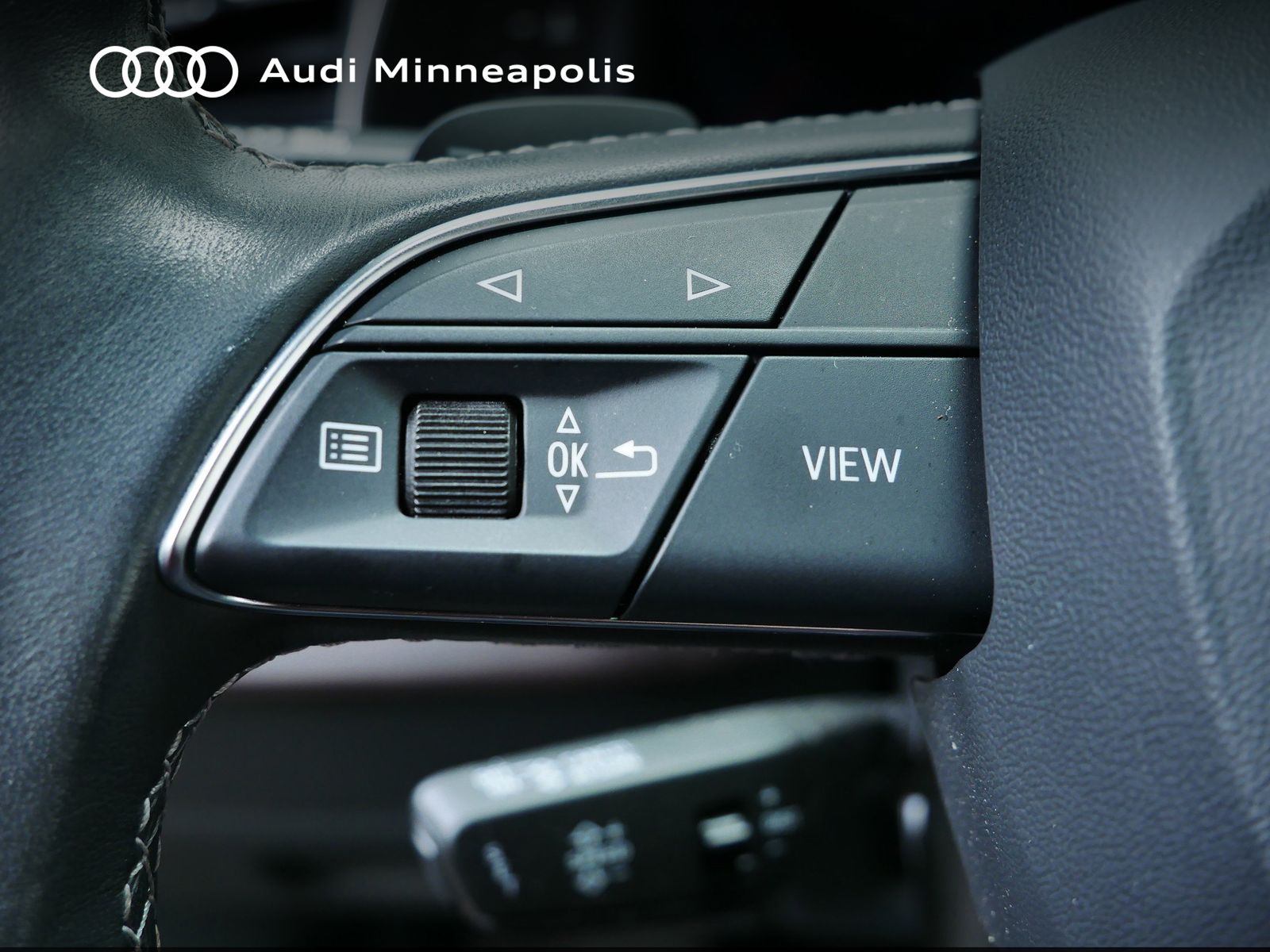 Thumbnail: 2023 Audi Q8 - 24