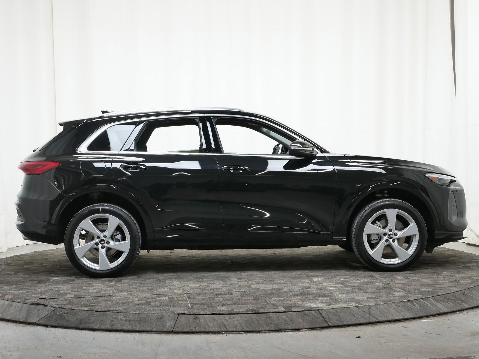 Thumbnail: 2025 Audi Q5 - 7