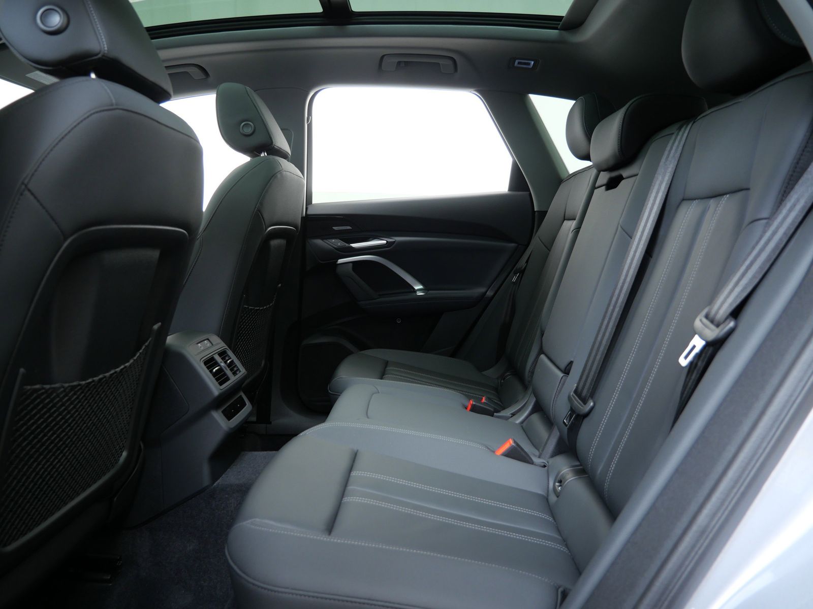 Thumbnail: 2025 Audi Q5 - 12