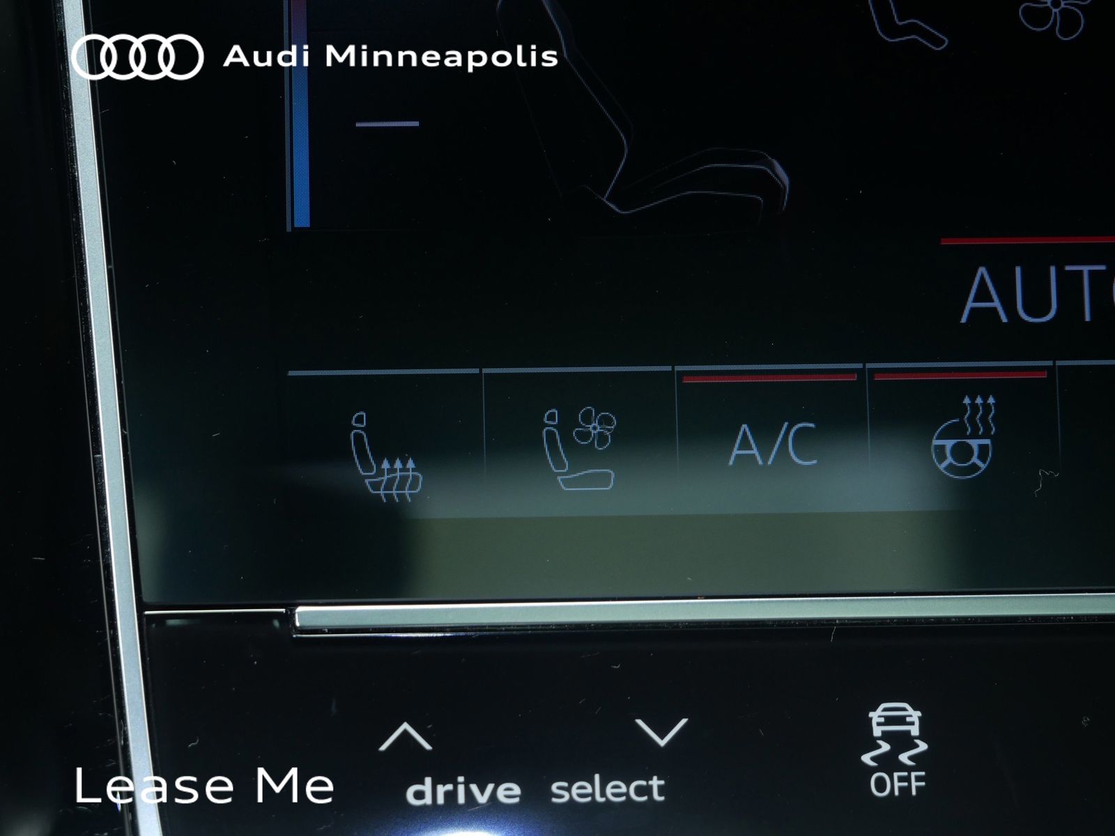 Thumbnail: 2026 Audi Q7 - 30