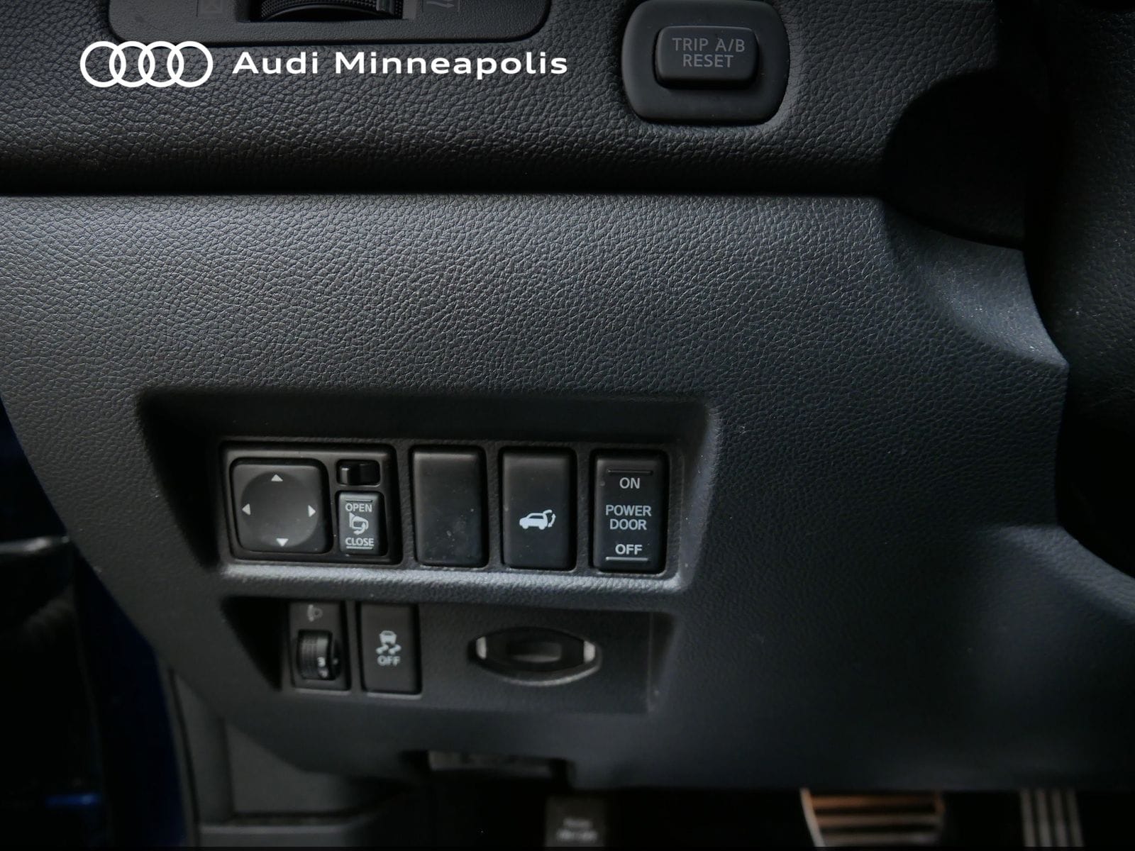 Thumbnail: 2015 INFINITI QX70 - 19