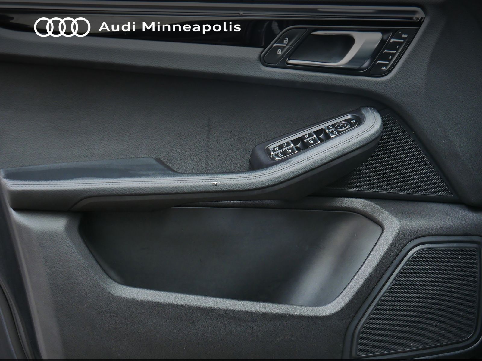 Thumbnail: 2023 Porsche Macan - 11