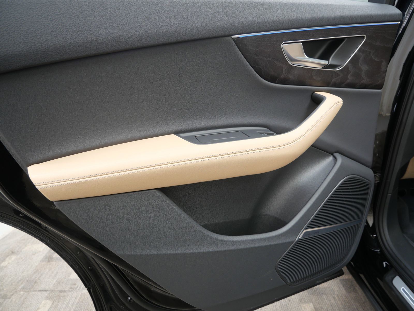 Thumbnail: 2026 Audi Q7 - 12