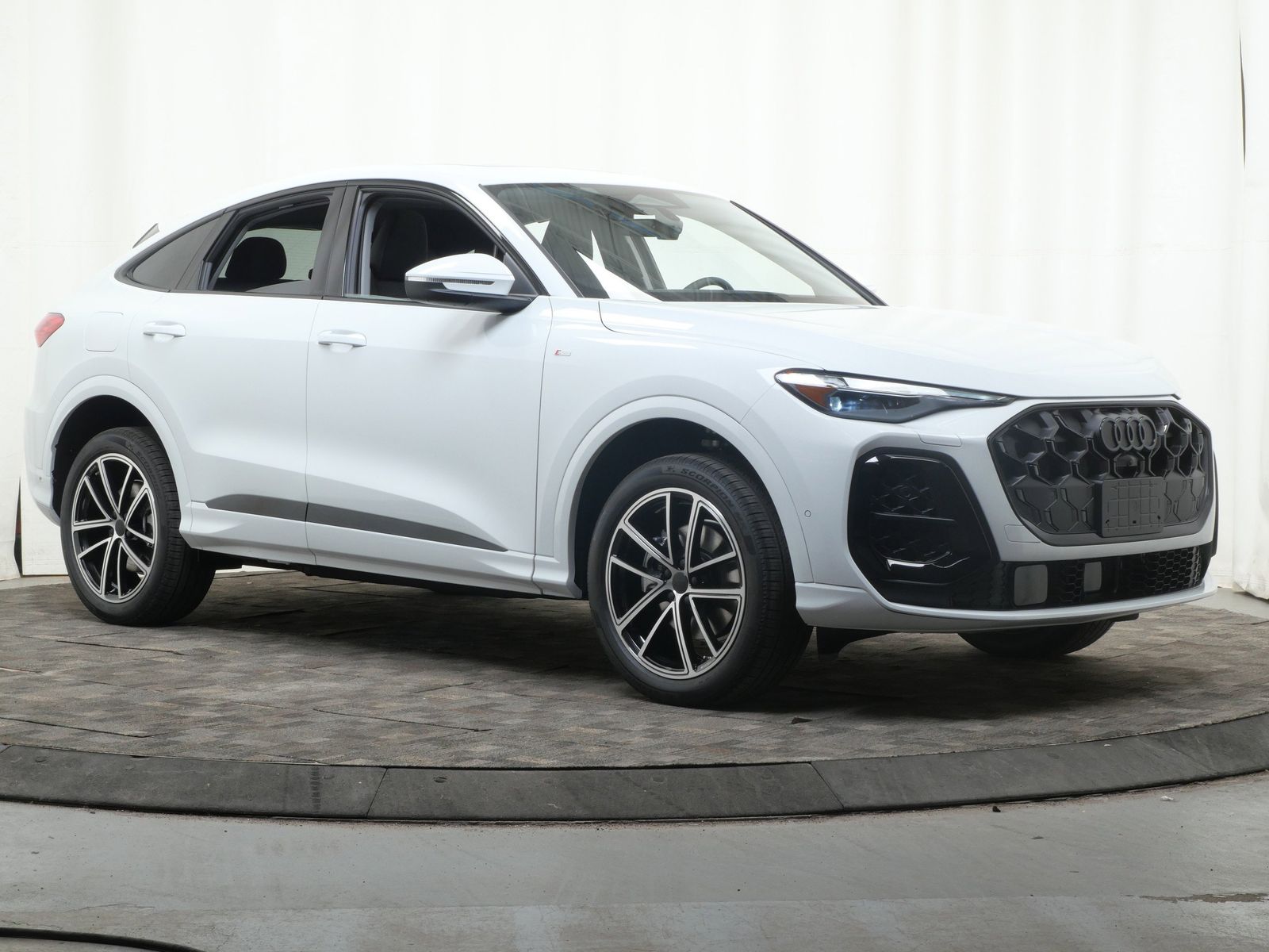 Thumbnail: 2026 Audi Q5 - 8