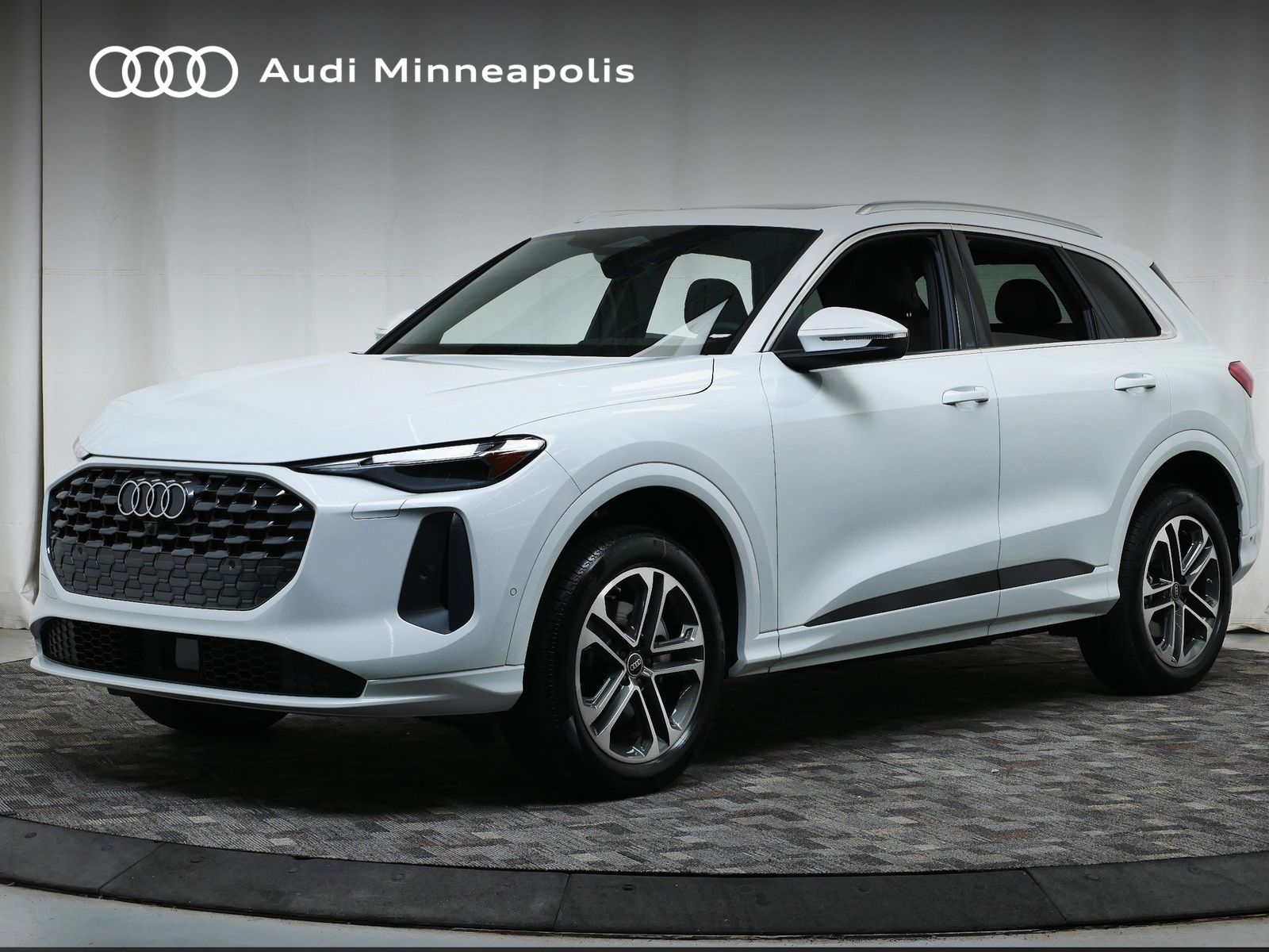 Thumbnail: 2025 Audi Q5 - 1