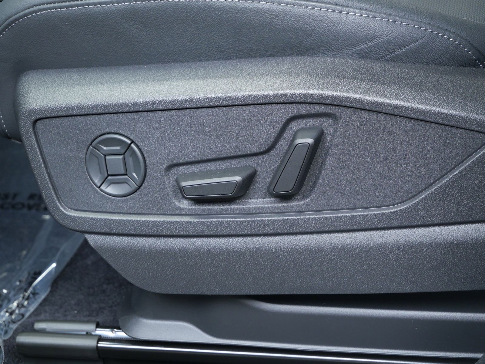 Thumbnail: 2026 Audi Q5 - 11