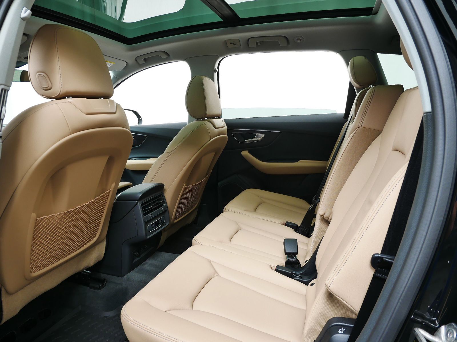 Thumbnail: 2025 Audi Q7 - 12