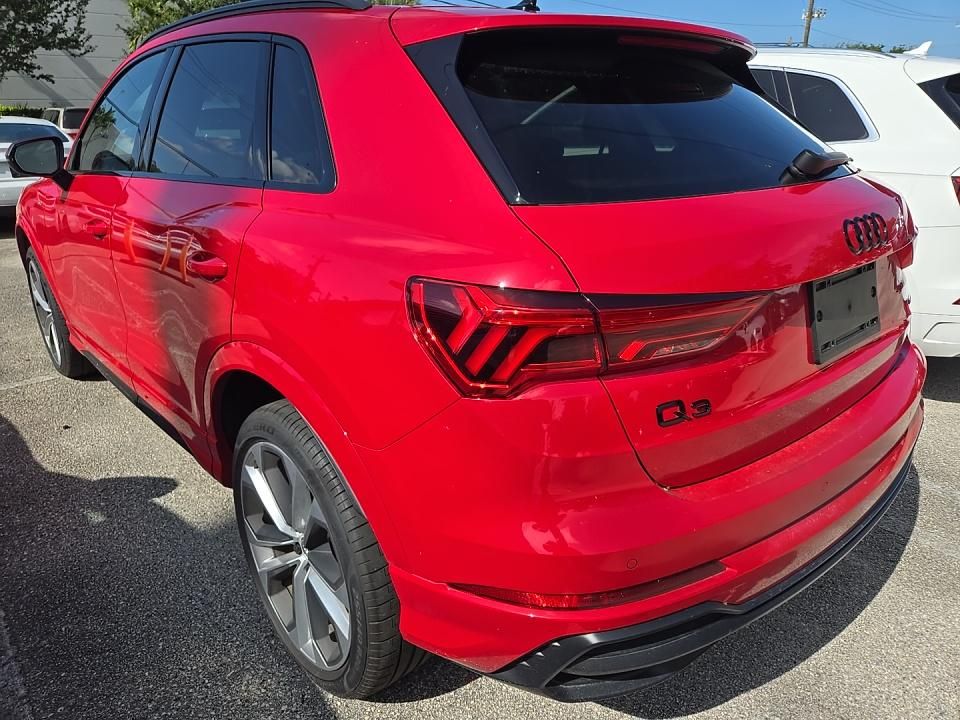 Thumbnail: 2021 Audi Q3 - 4