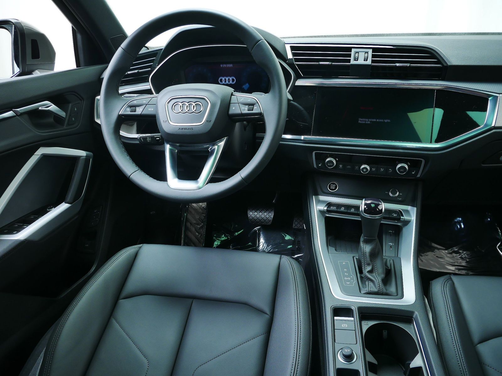 Thumbnail: 2025 Audi Q3 - 15