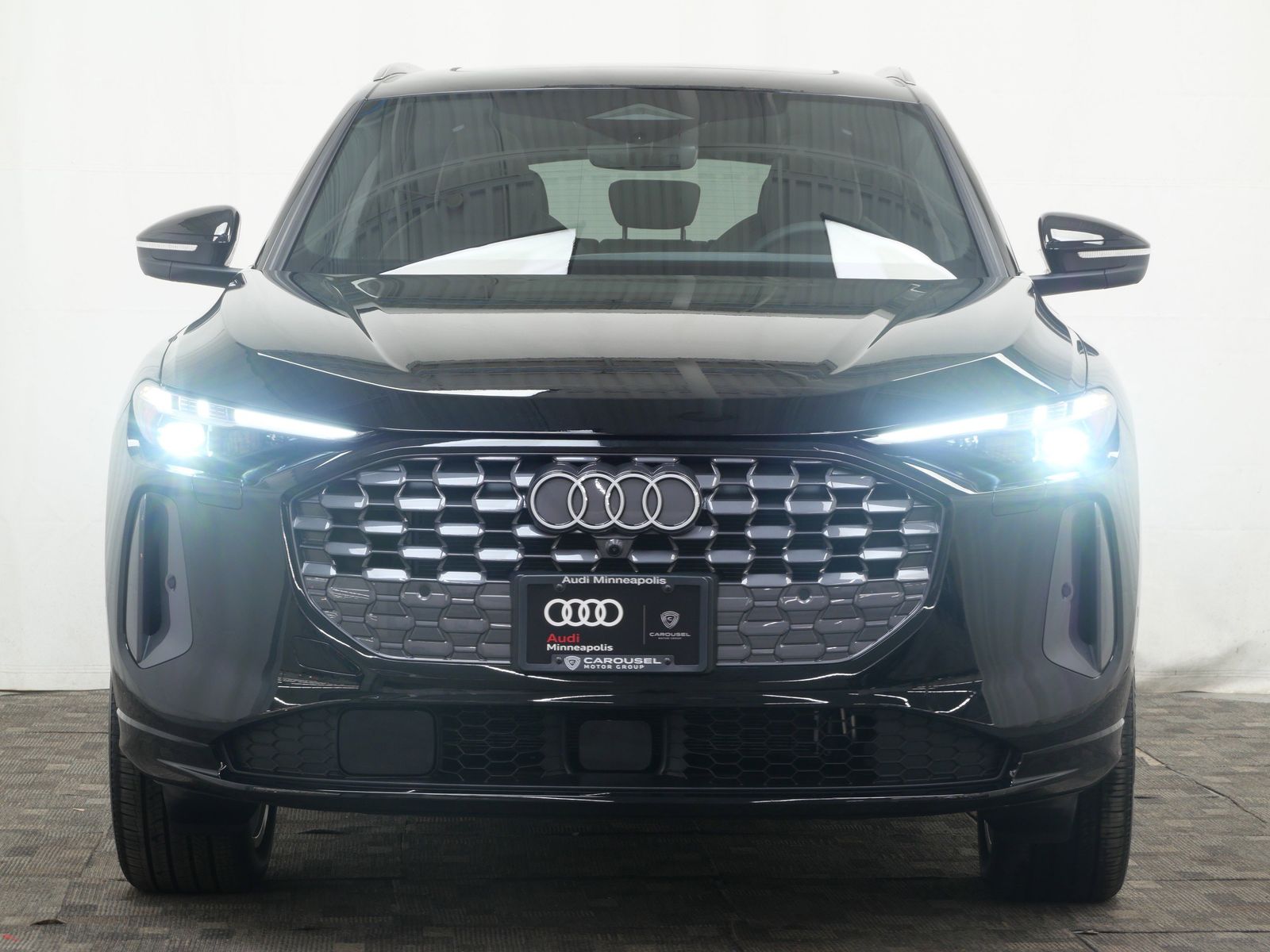 Thumbnail: 2025 Audi Q5 - 9