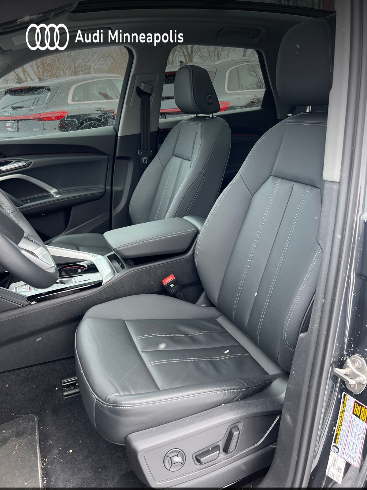 Thumbnail: 2025 Audi Q5 - 14