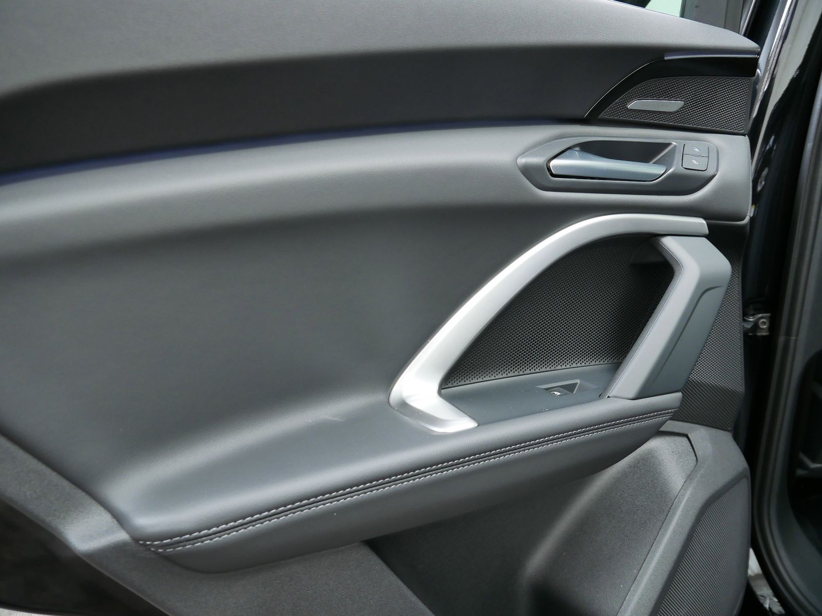 Thumbnail: 2025 Audi Q5 - 13