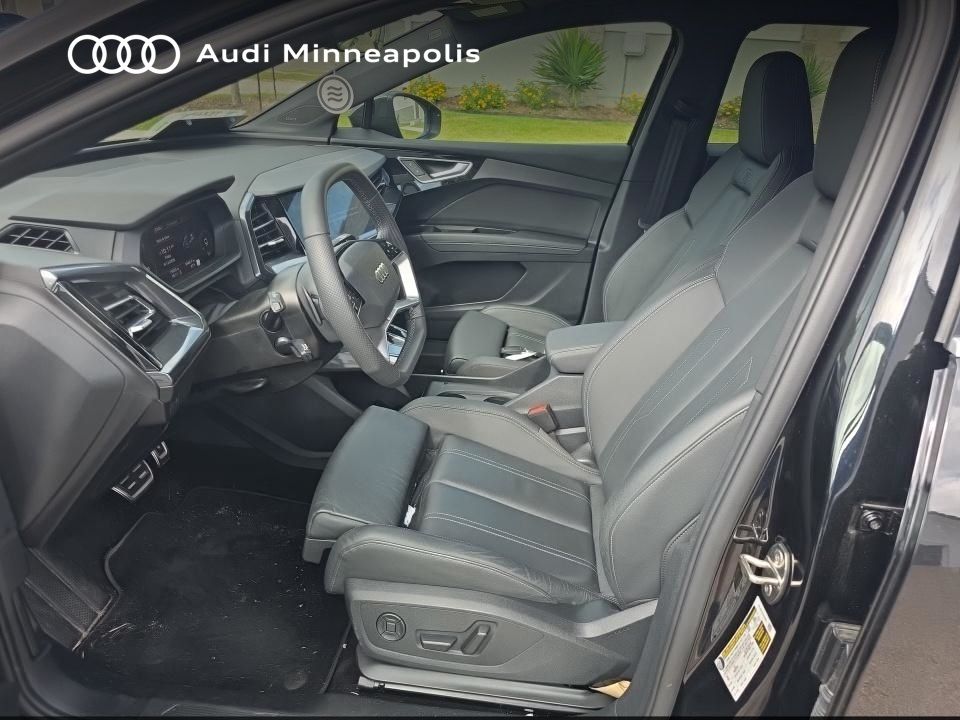 Thumbnail: 2025 Audi Q4 e-tron - 9