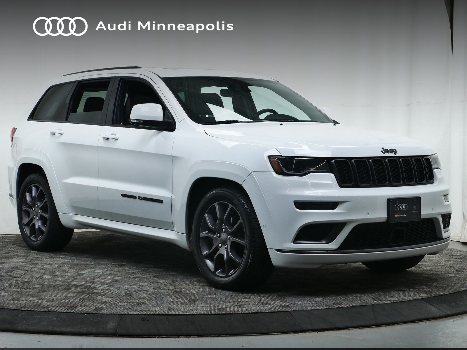 Thumbnail: 2020 Jeep Grand Cherokee - 10