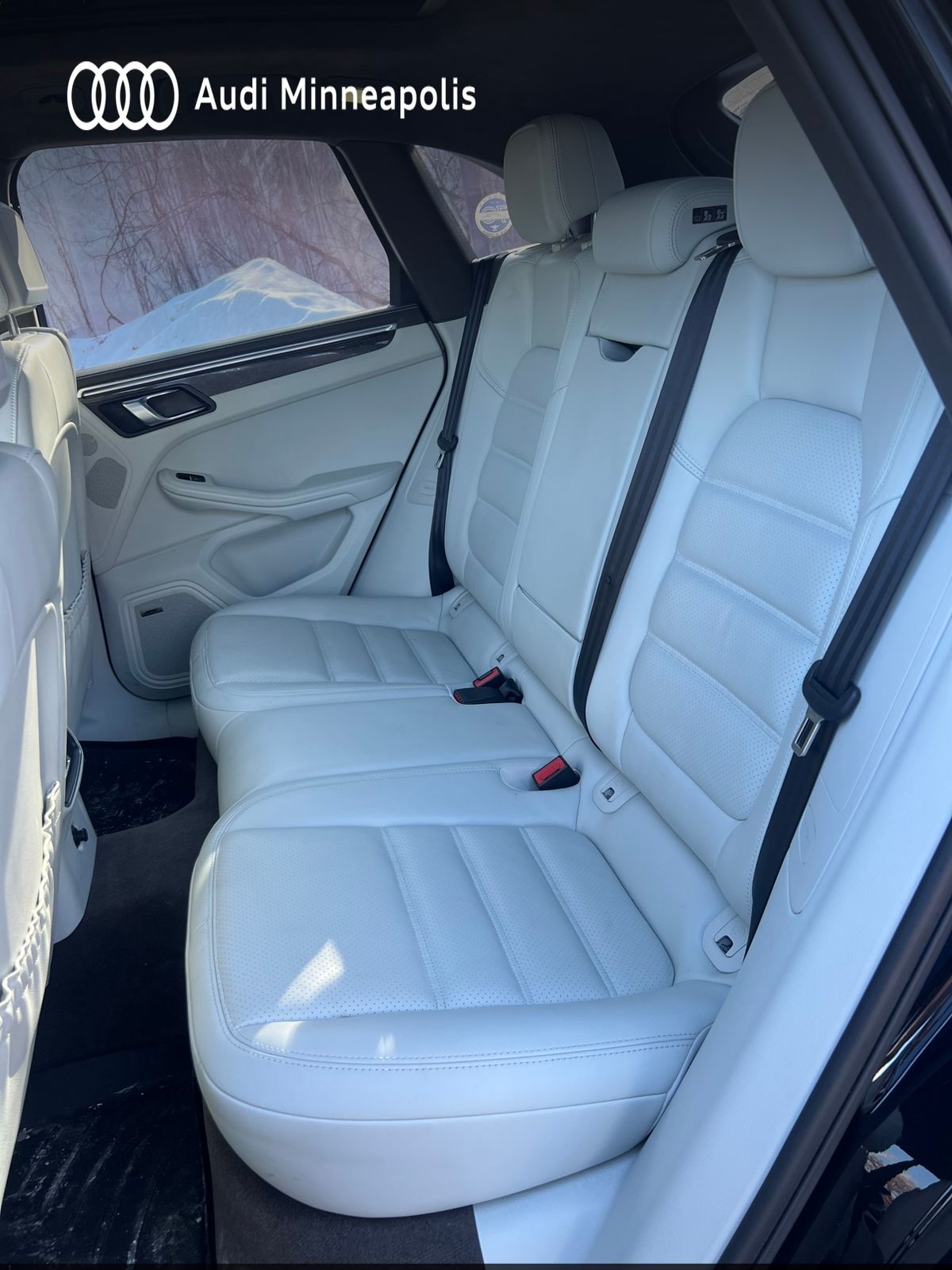 Thumbnail: 2016 Porsche Macan - 19