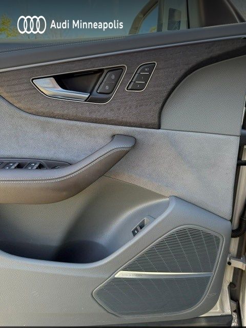 Thumbnail: 2023 Audi Q8 - 12