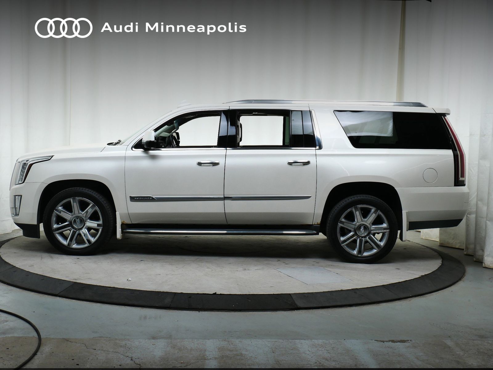 2015 Cadillac Escalade ESV Luxury 3