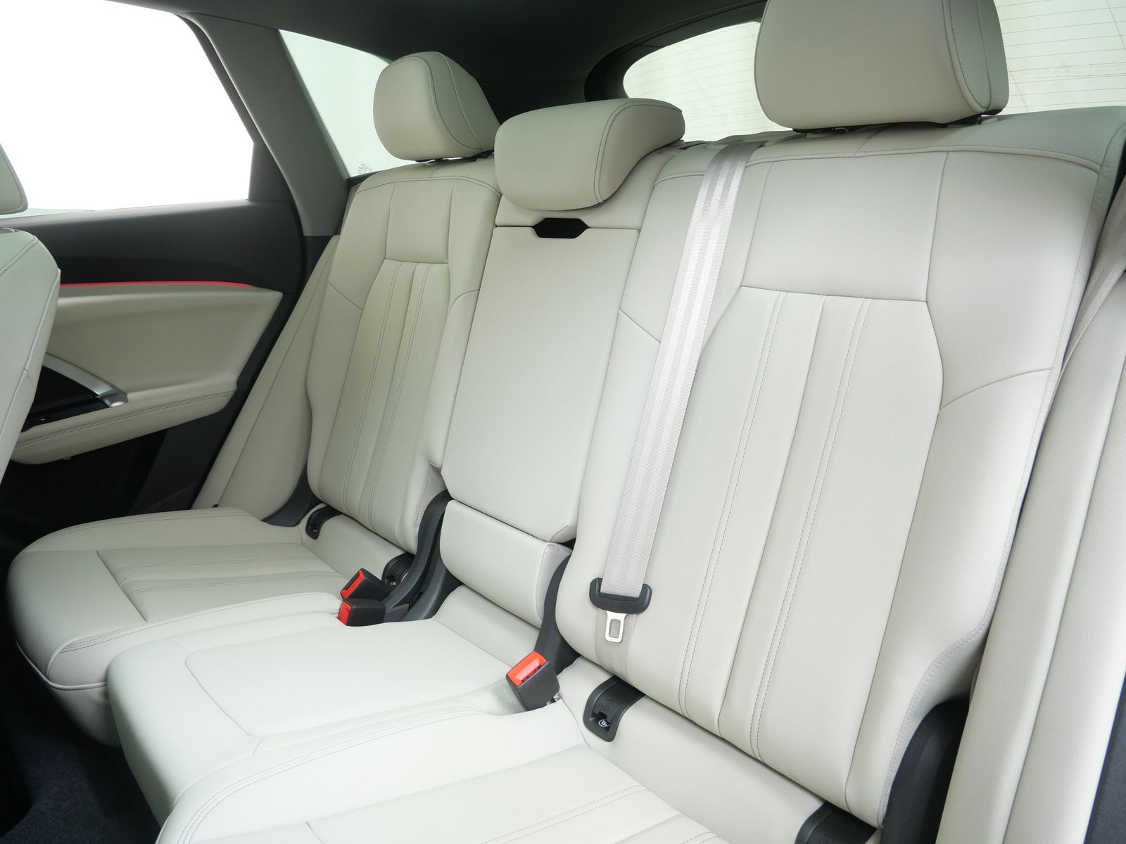 Thumbnail: 2025 Audi Q5 - 13