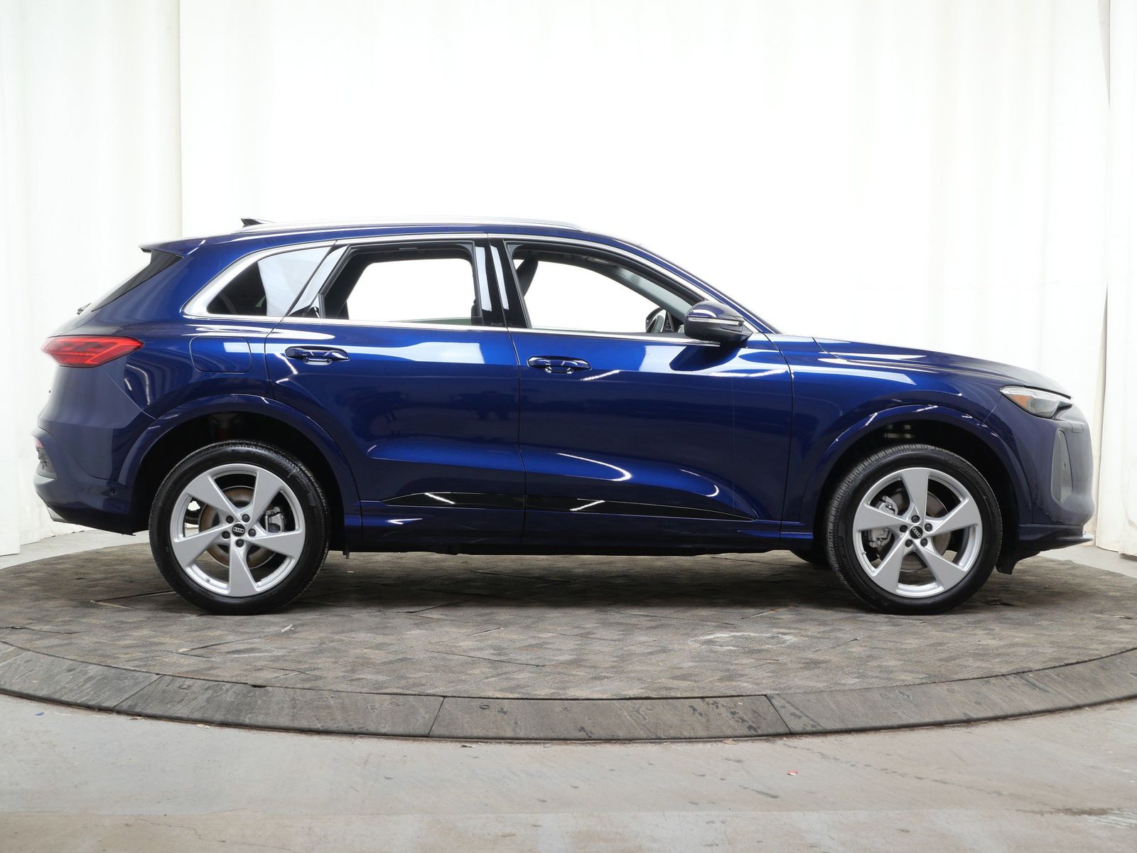 Thumbnail: 2025 Audi Q5 - 7