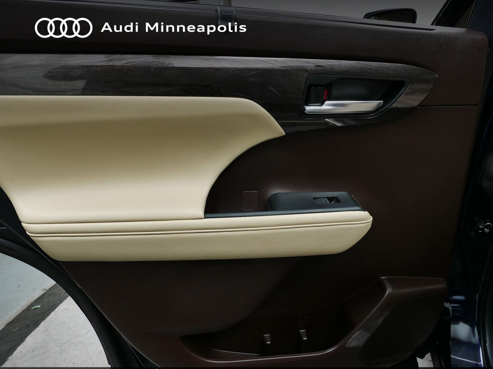 Thumbnail: 2022 Toyota Highlander - 14