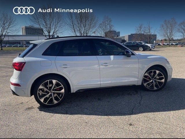 Thumbnail: 2023 Audi SQ5 - 10