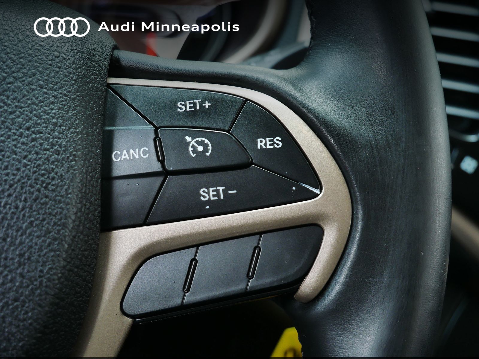 Thumbnail: 2016 Jeep Cherokee - 20