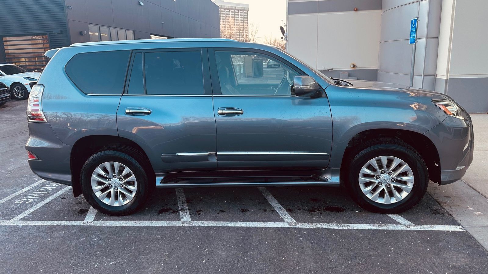 Thumbnail: 2015 Lexus GX - 5