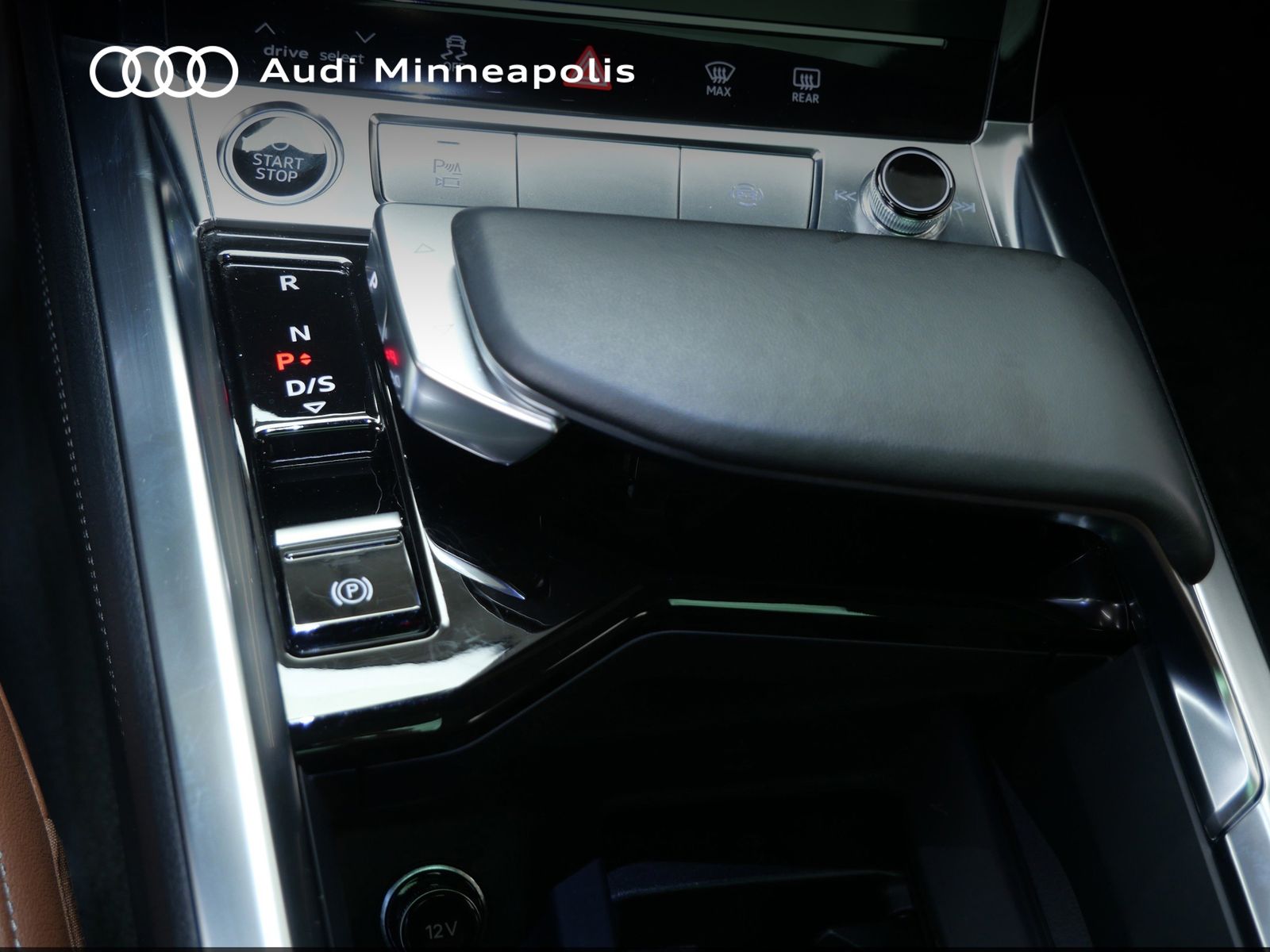 Thumbnail: 2024 Audi Q8 e-tron - 29