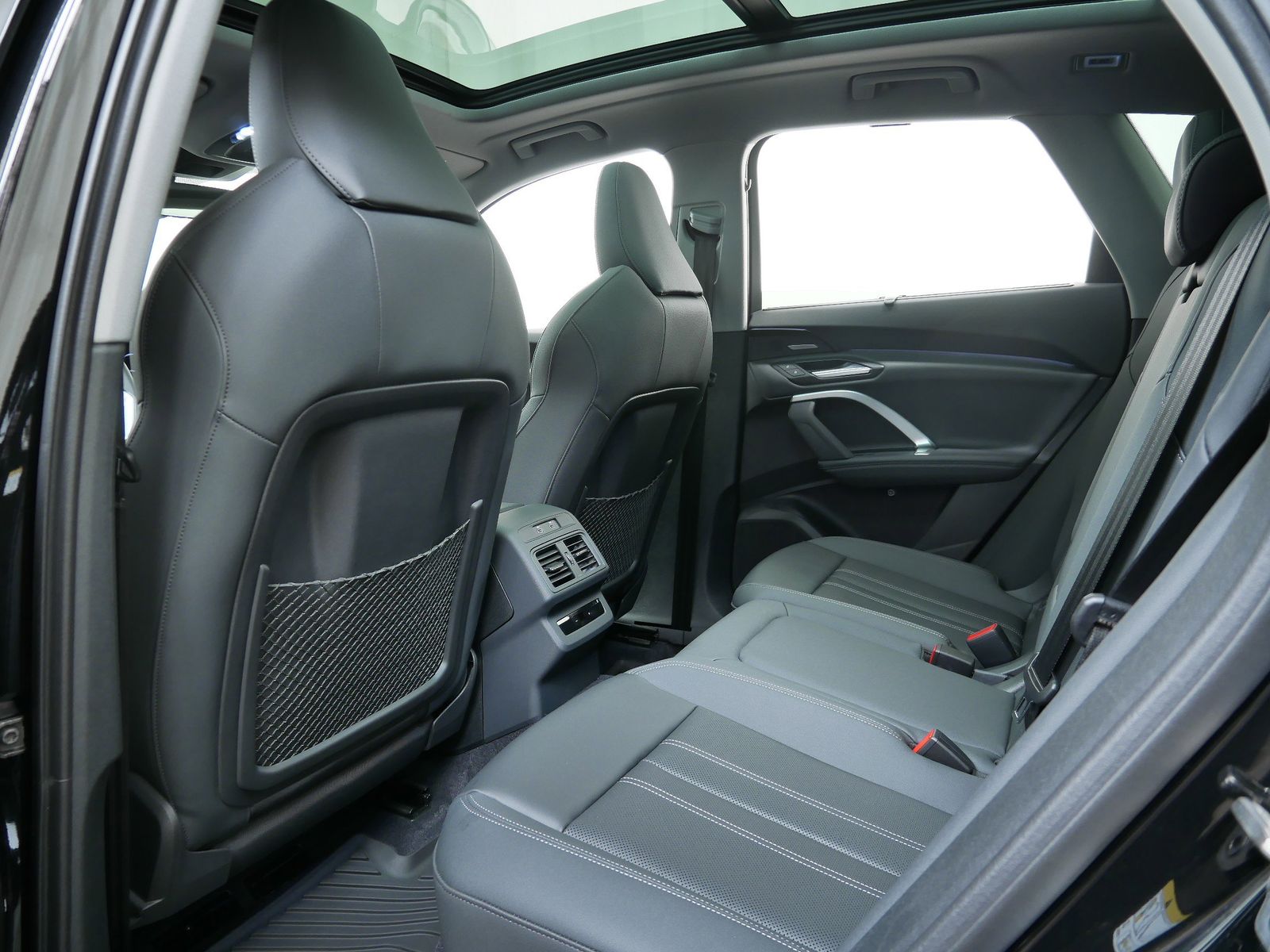 Thumbnail: 2025 Audi Q5 - 12