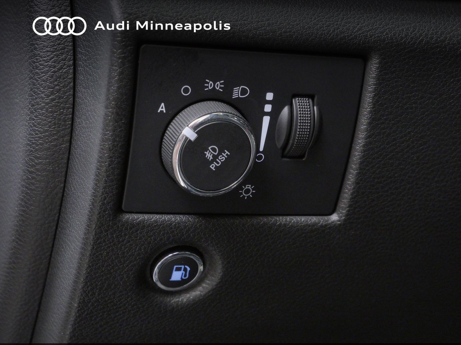 Thumbnail: 2021 Jeep Grand Cherokee - 19