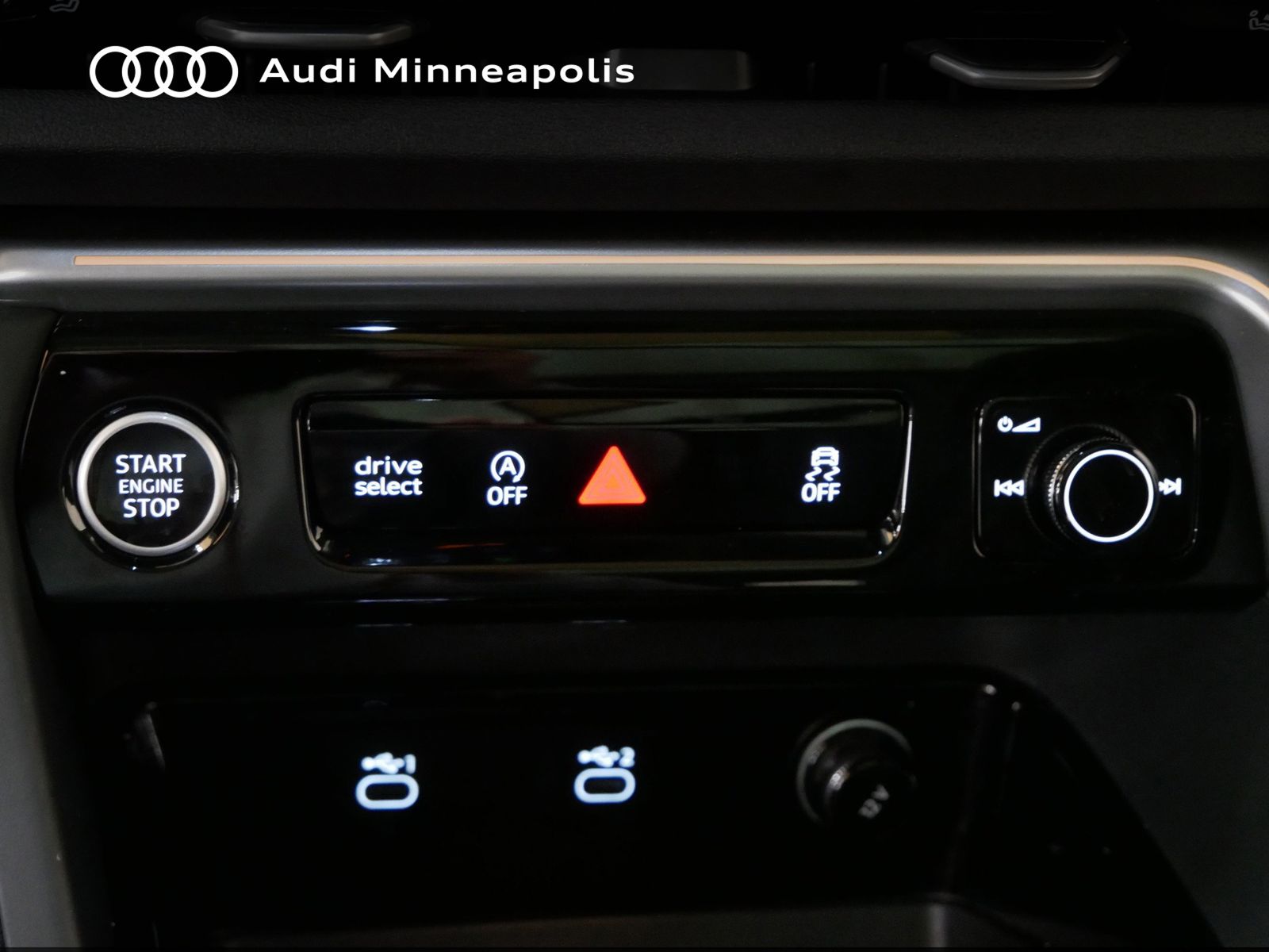 Thumbnail: 2025 Audi Q5 - 25