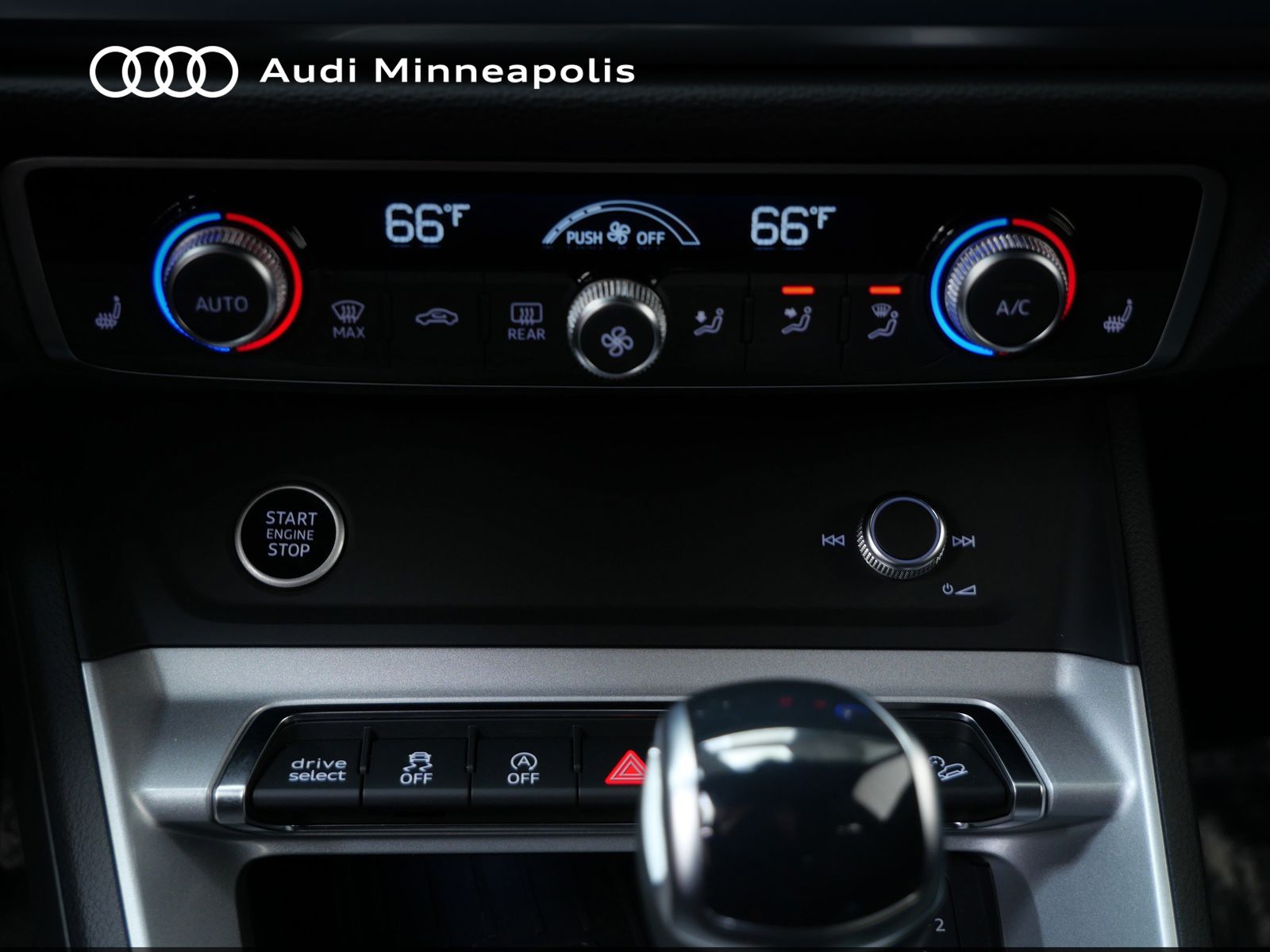 Thumbnail: 2025 Audi Q3 - 31