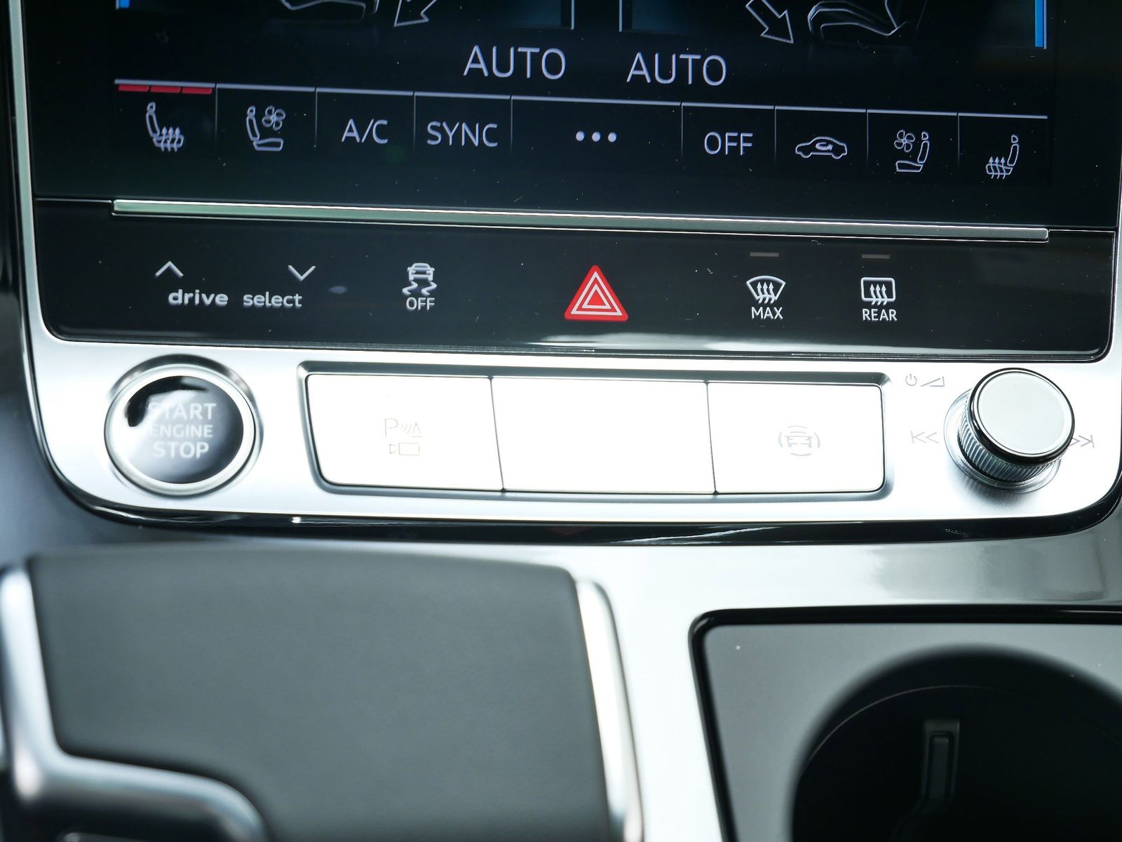 Thumbnail: 2026 Audi Q7 - 14