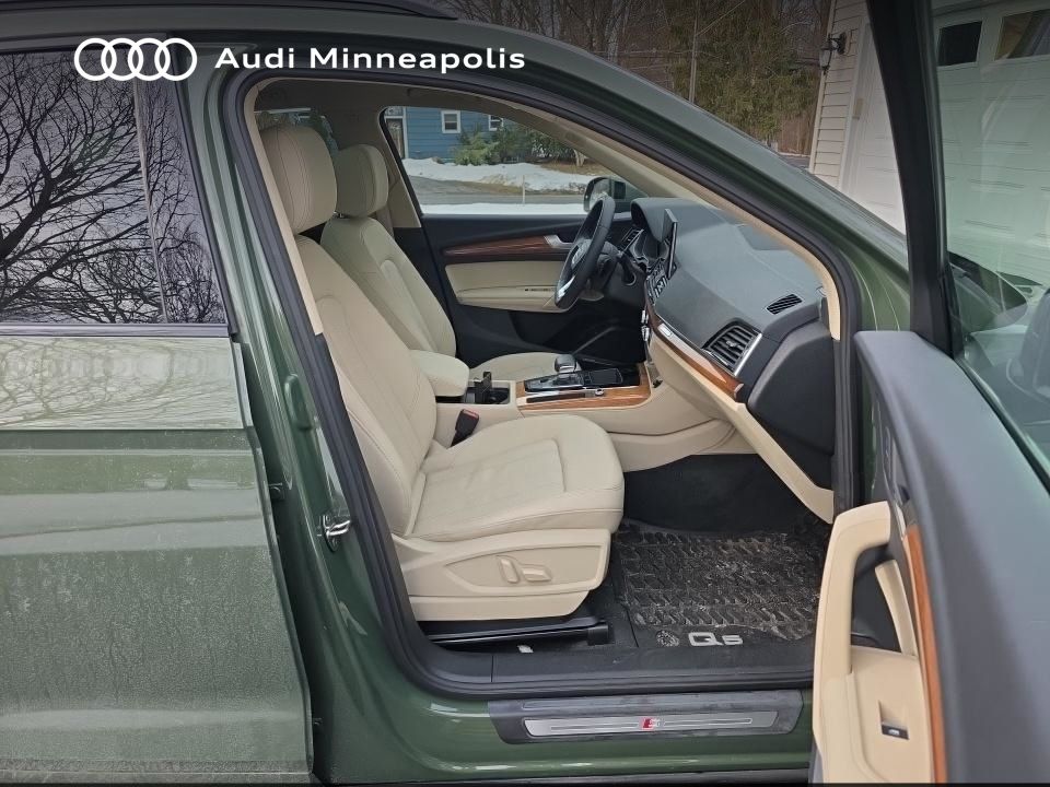 Thumbnail: 2023 Audi Q5 - 13