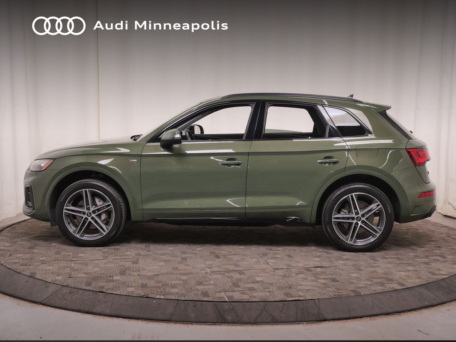 Thumbnail: 2023 Audi Q5 - 3