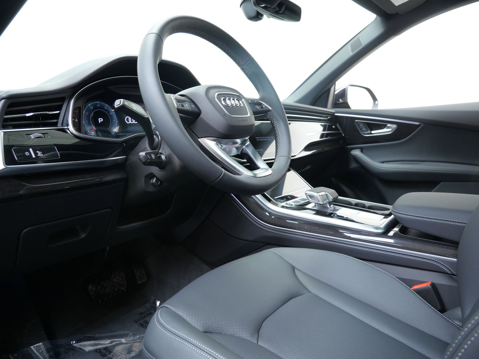 Thumbnail: 2026 Audi Q8 - 2