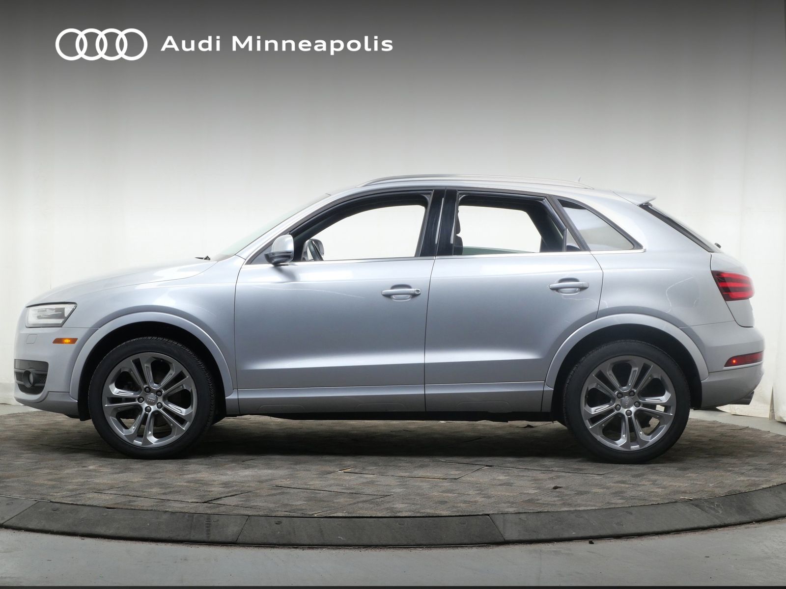 Thumbnail: 2015 Audi Q3 - 3