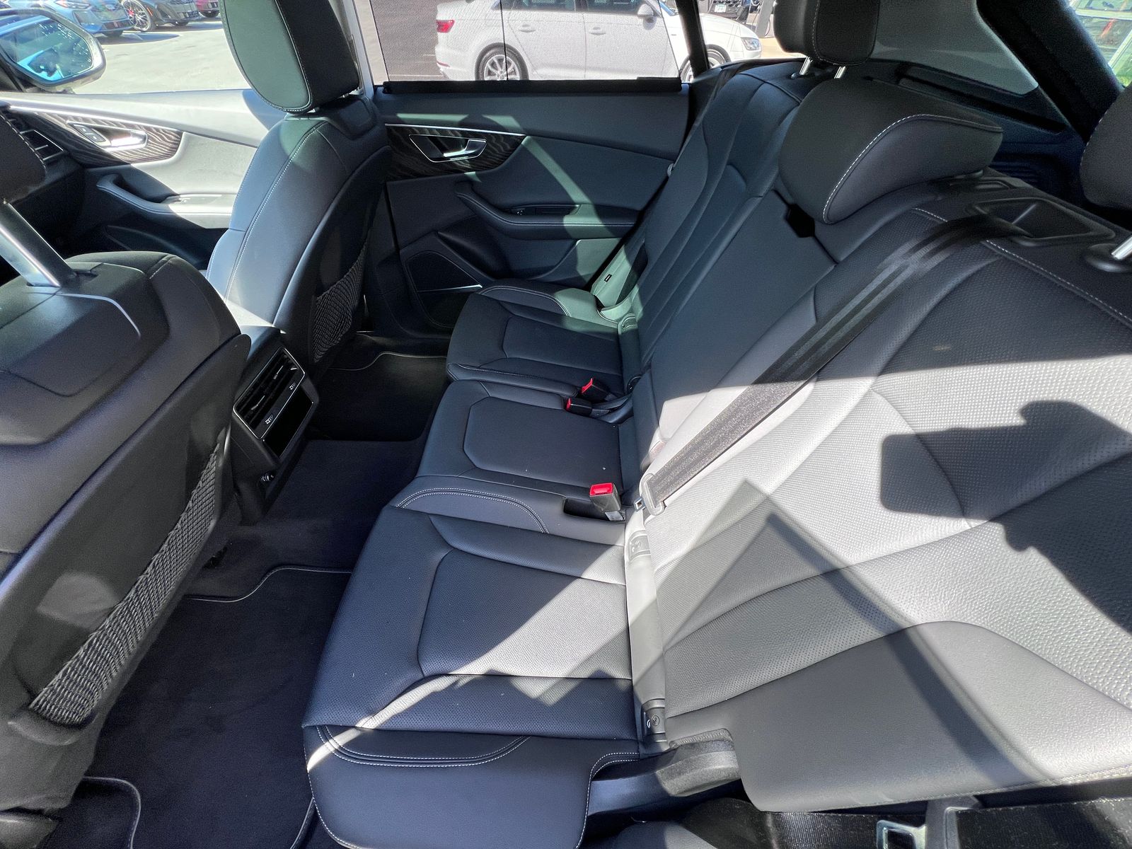 Thumbnail: 2023 Audi Q8 - 8