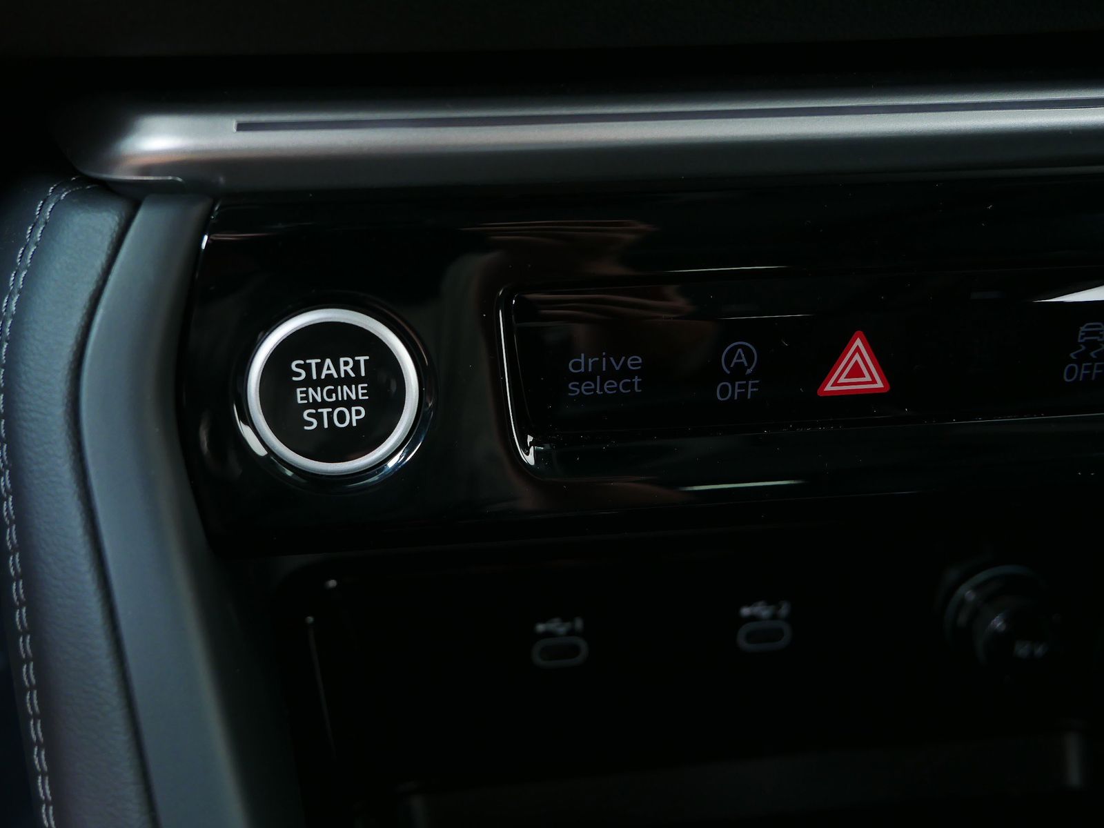 Thumbnail: 2025 Audi Q5 - 15