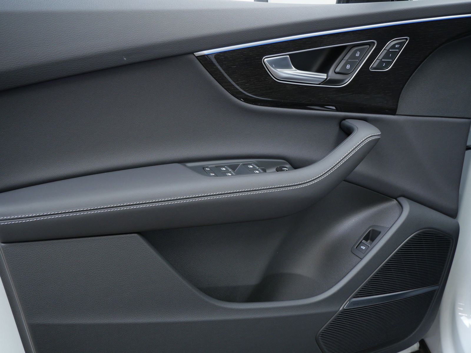 Thumbnail: 2026 Audi Q7 - 10