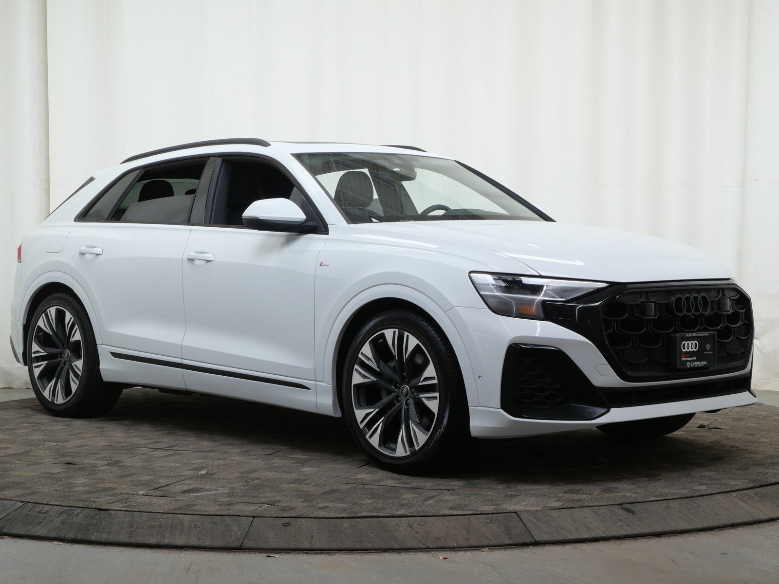 Thumbnail: 2026 Audi Q8 - 8