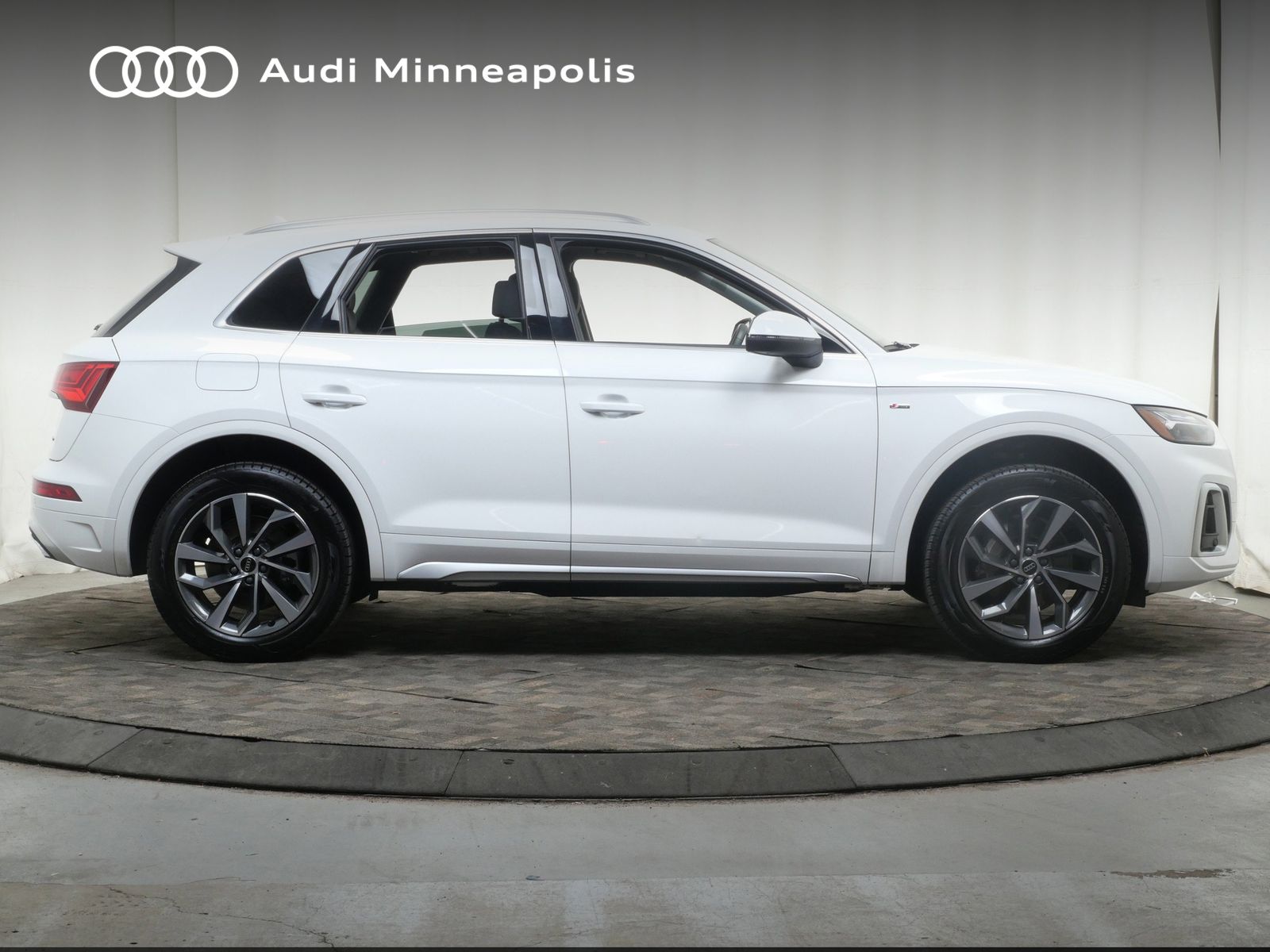 Thumbnail: 2023 Audi Q5 - 9