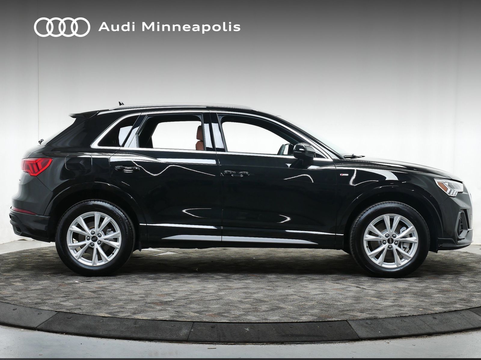Thumbnail: 2025 Audi Q3 - 10