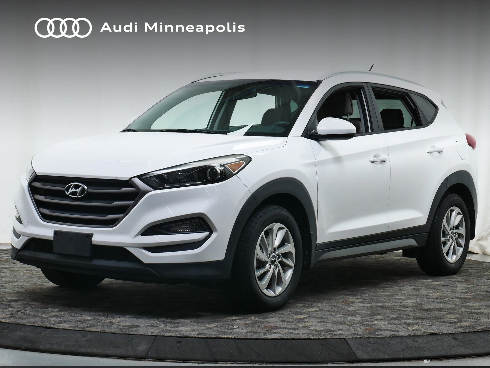 2016 Hyundai Tucson SE -
                  Golden Valley, MN
