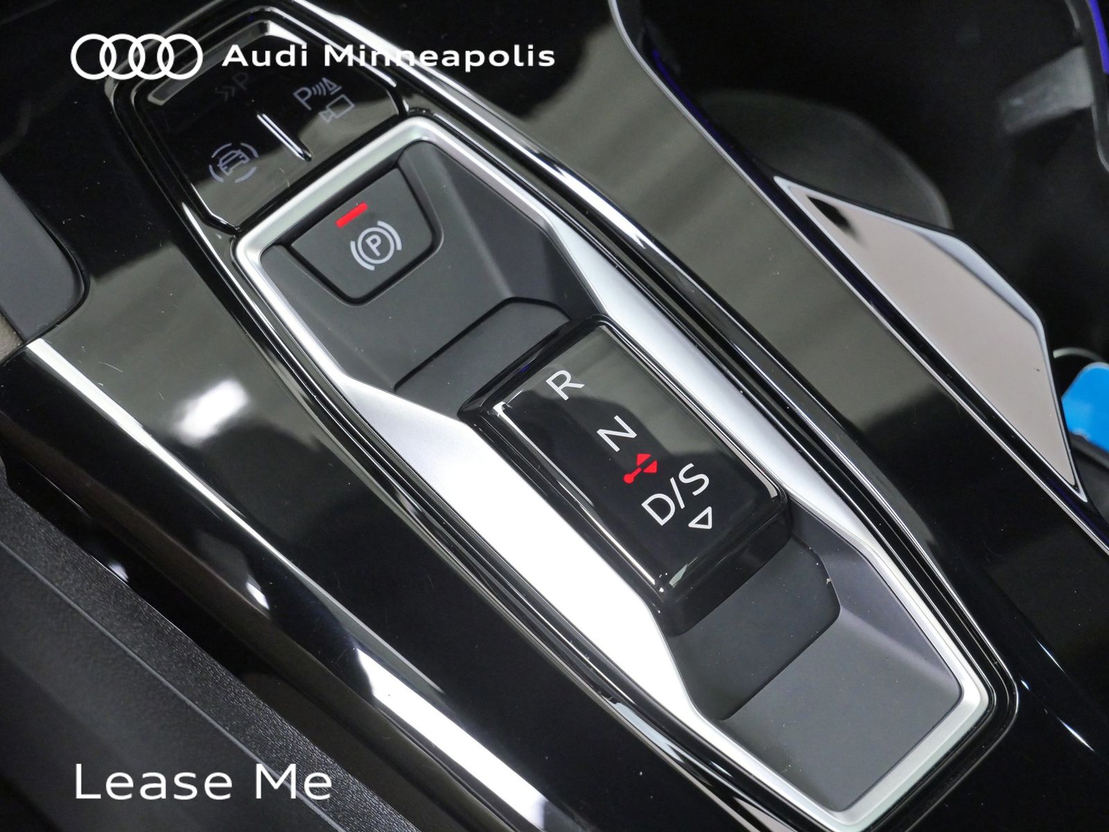 Thumbnail: 2025 Audi Q5 - 30