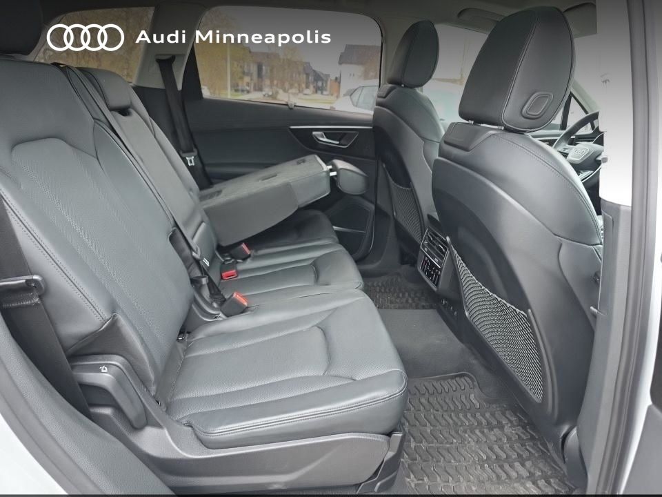 Thumbnail: 2023 Audi Q7 - 13