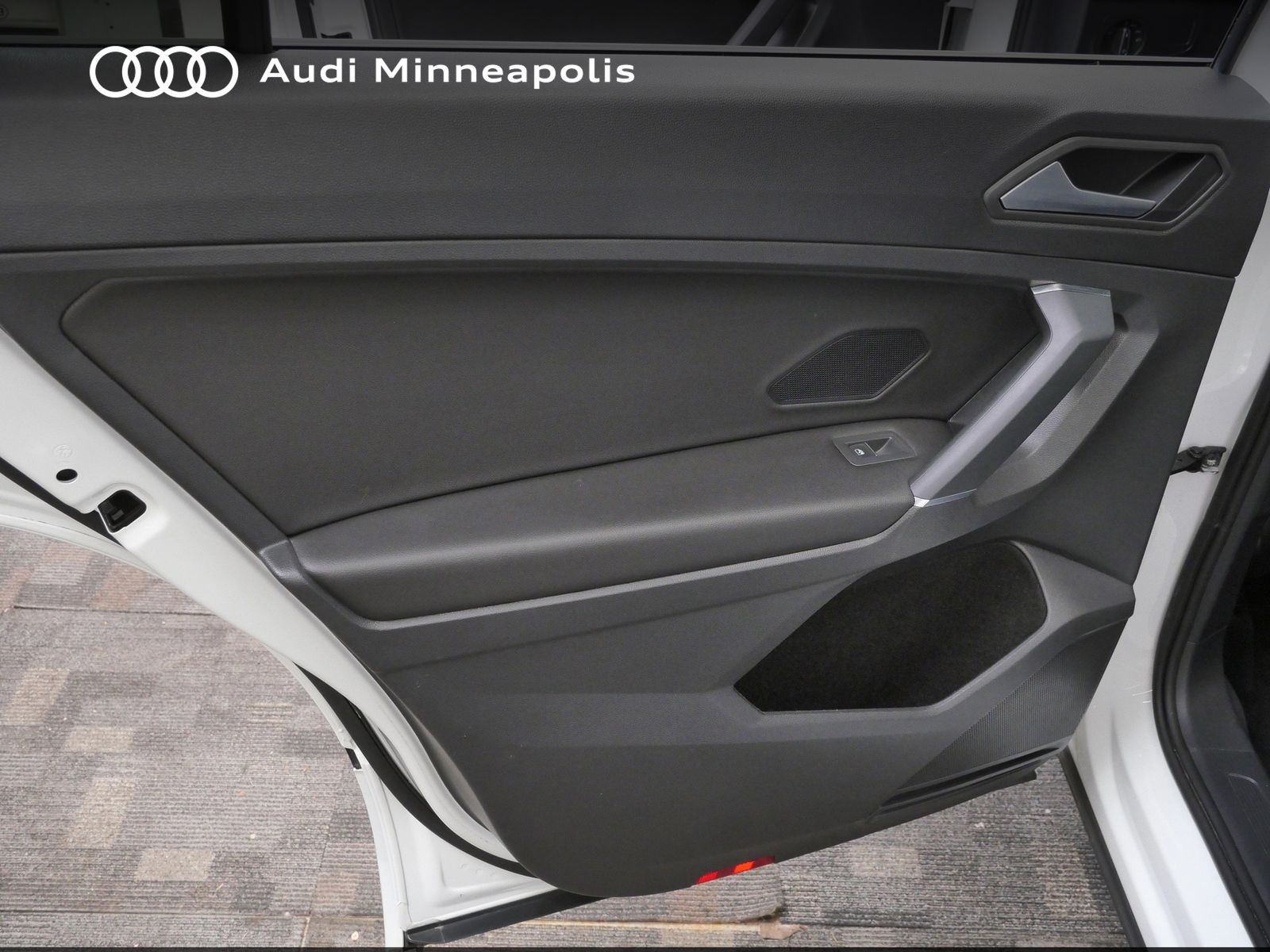 Thumbnail: 2020 Volkswagen Tiguan - 14