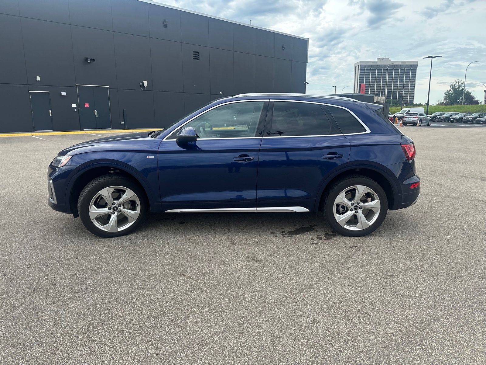 Thumbnail: 2022 Audi Q5 - 3